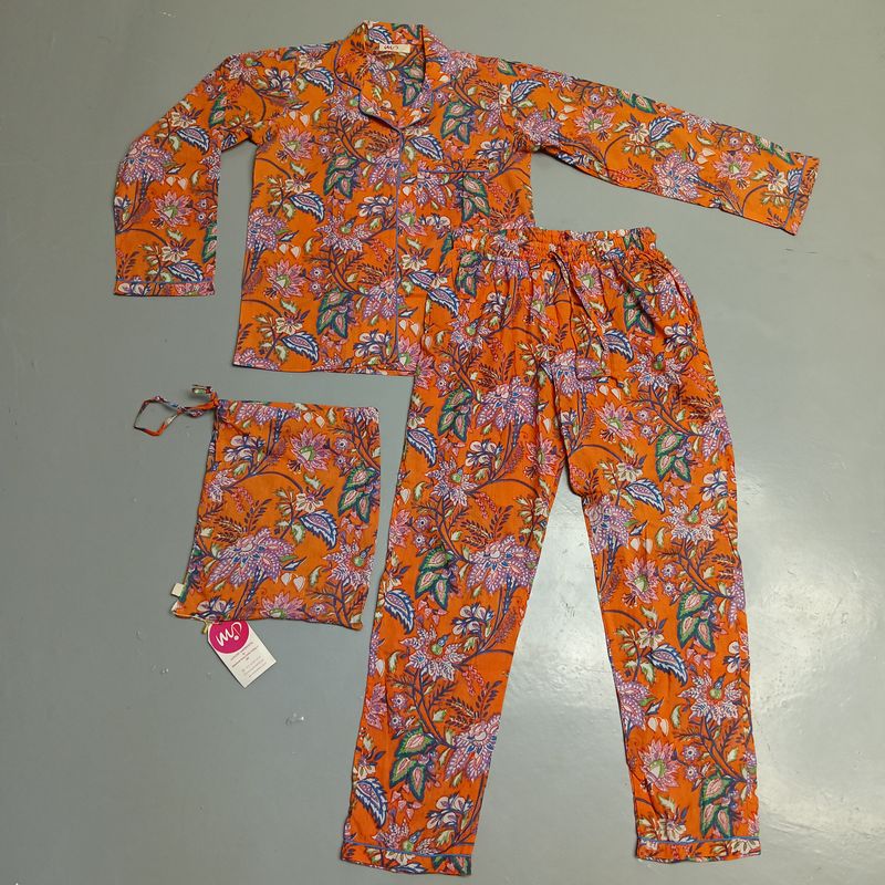 XS/S  Full Sleeves Full Collar Neck Cotton Pajamas Set