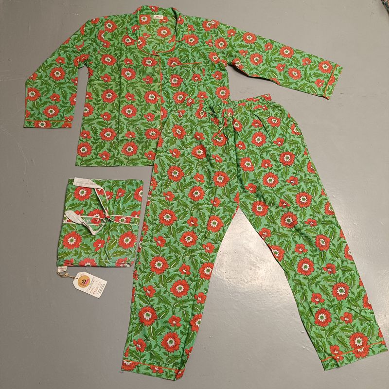 L/XL Cotton full sleeves Shirt Collar Neck Full Pajama Set