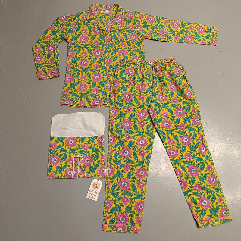 XS/S Full Sleeves Collar Neck Cotton Full Pajamas Set