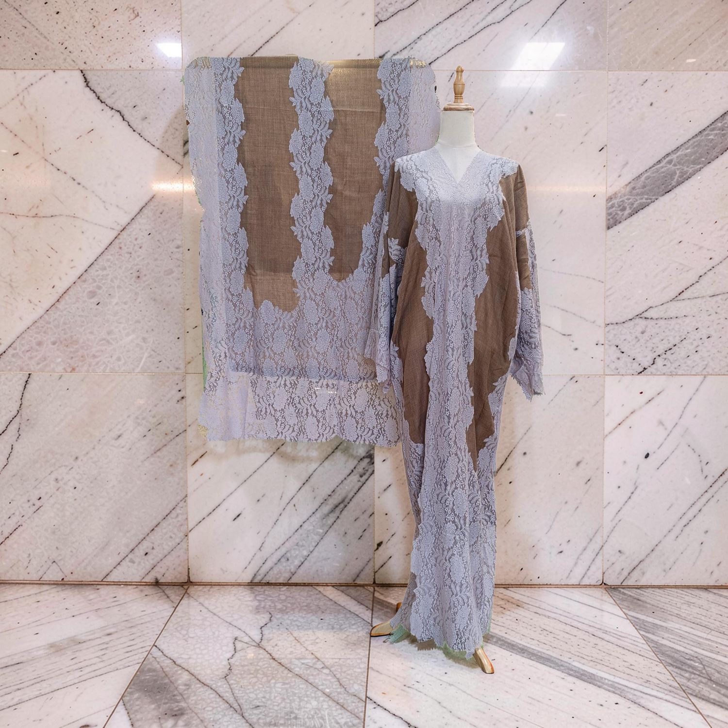 Kashmir Bisht With Sheila 59" Inches