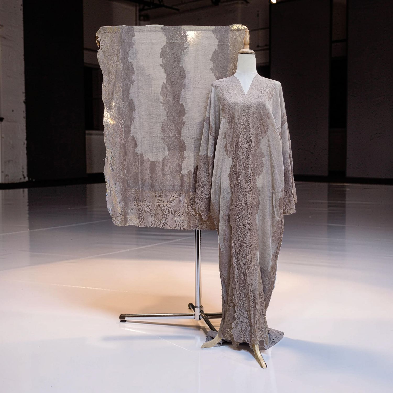 Kashmir Bisht With Sheila 56" Inches