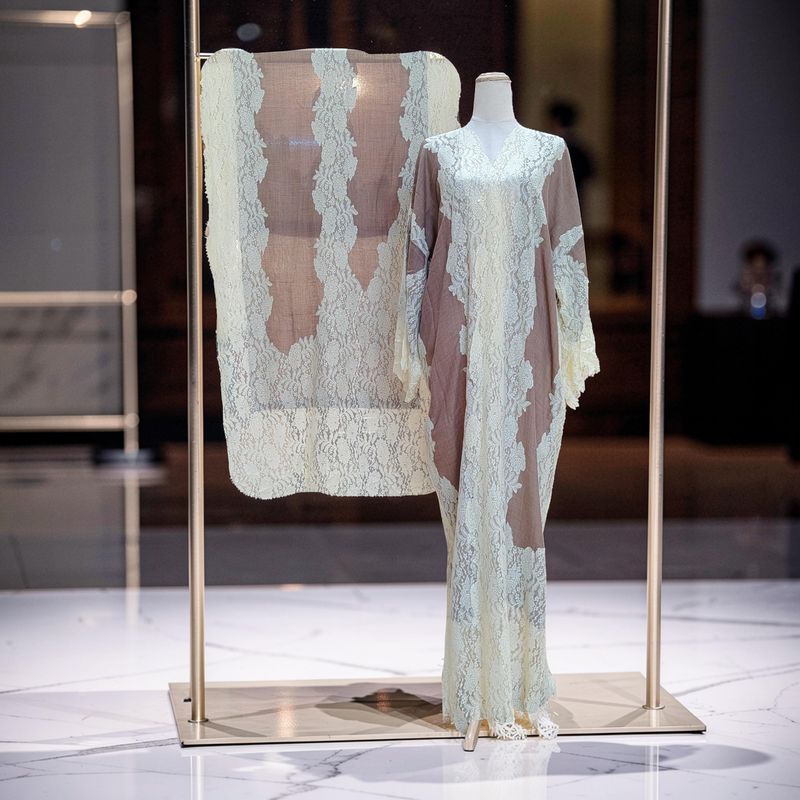 Kashmir Bisht With Sheila 57" Inches