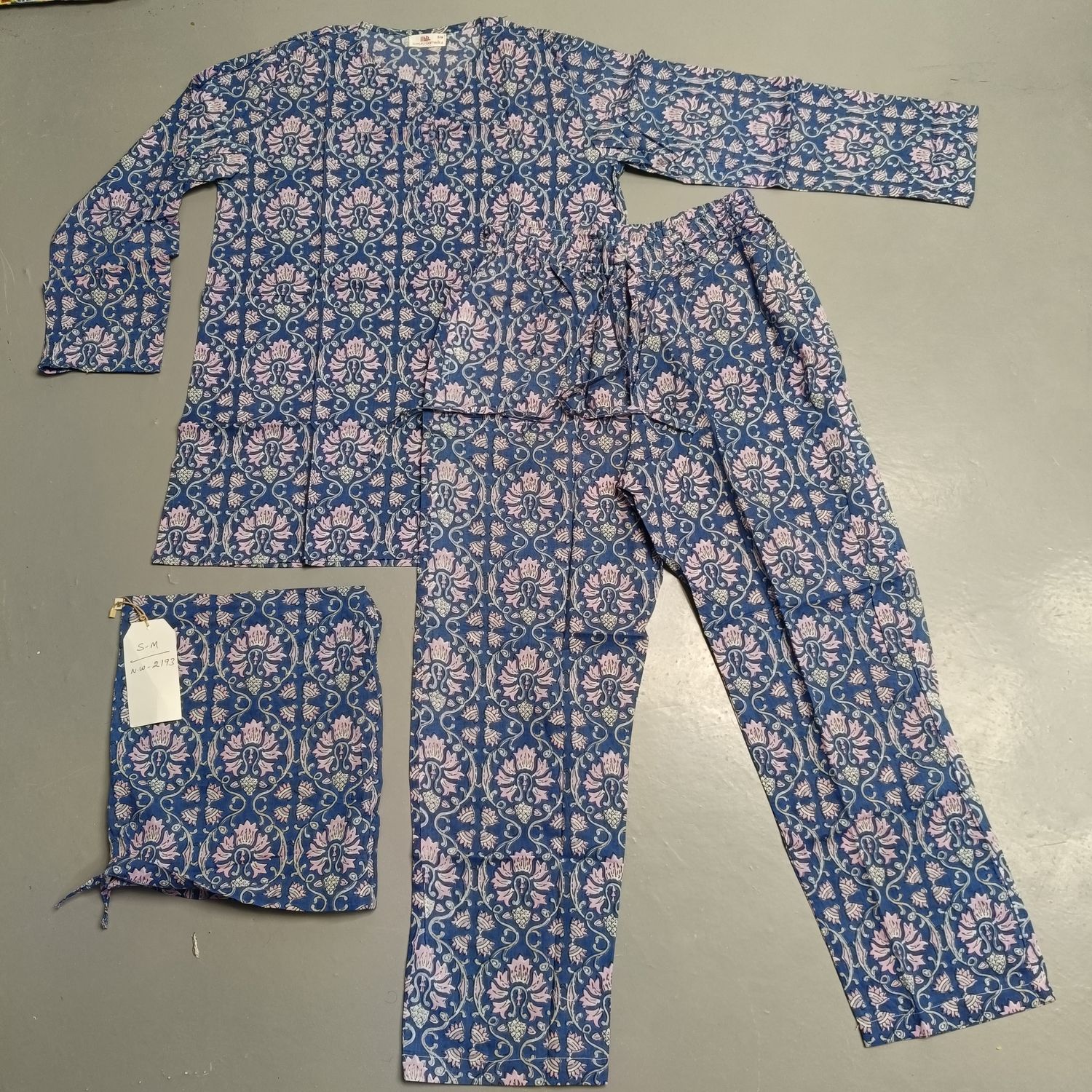 XS/S  Full Sleeves Full Collar Neck Cotton Pink Pajamas Set