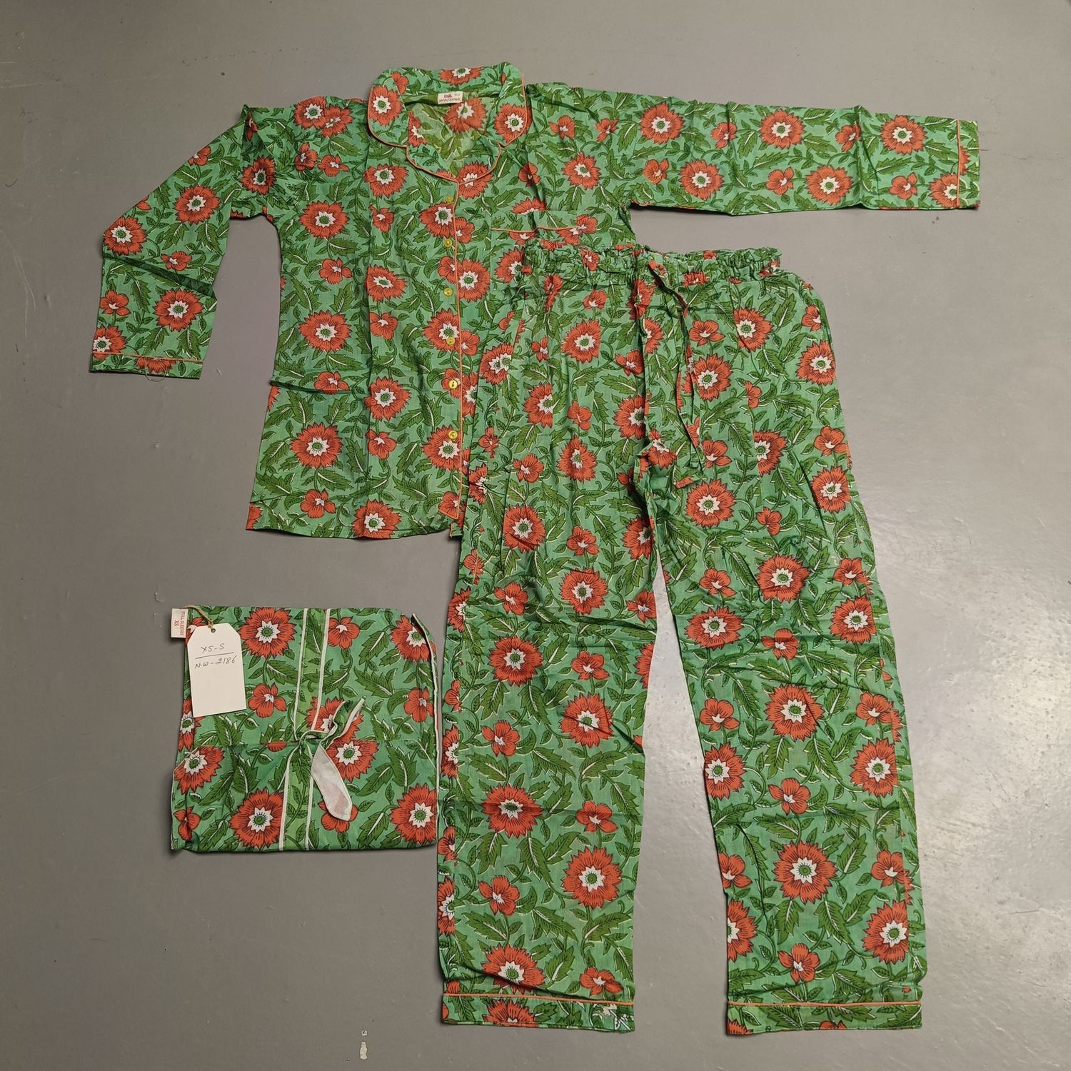 XS/S  Full Sleeves Full Collar Neck Cotton Pink Pajamas Set