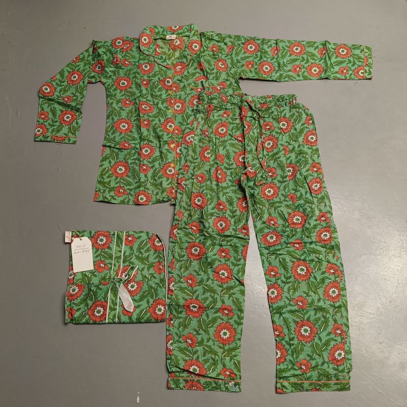 XS/S  Full Sleeves Full Collar Neck Cotton Pink Pajamas Set