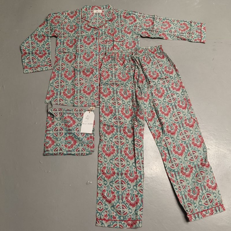 12-13 Year Full Sleeves Full Collar Neck Cotton Pajamas Set
