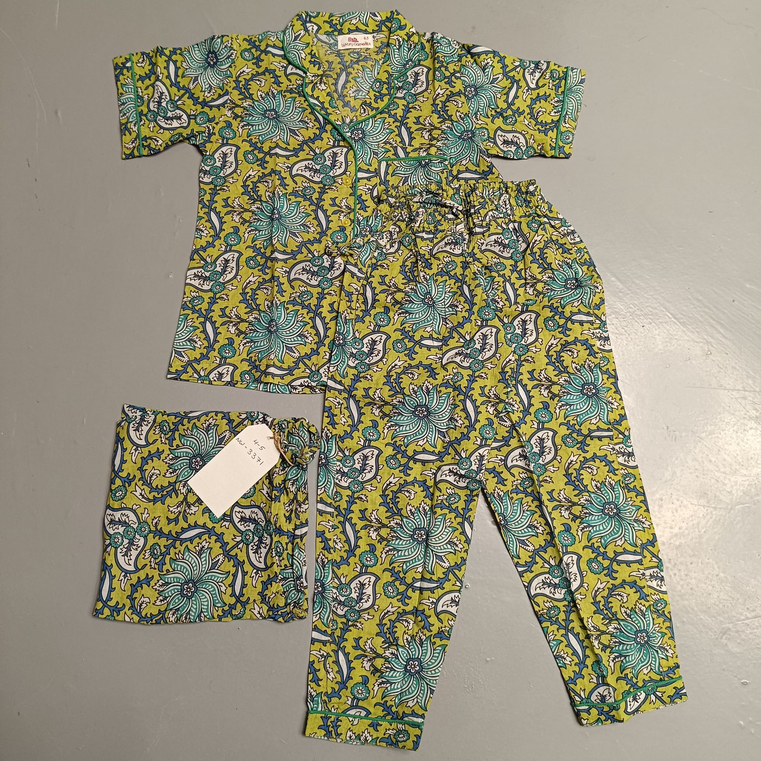 4-5 Year Cotton Half Sleeves Shirt Collar Neck Full Pajama Set