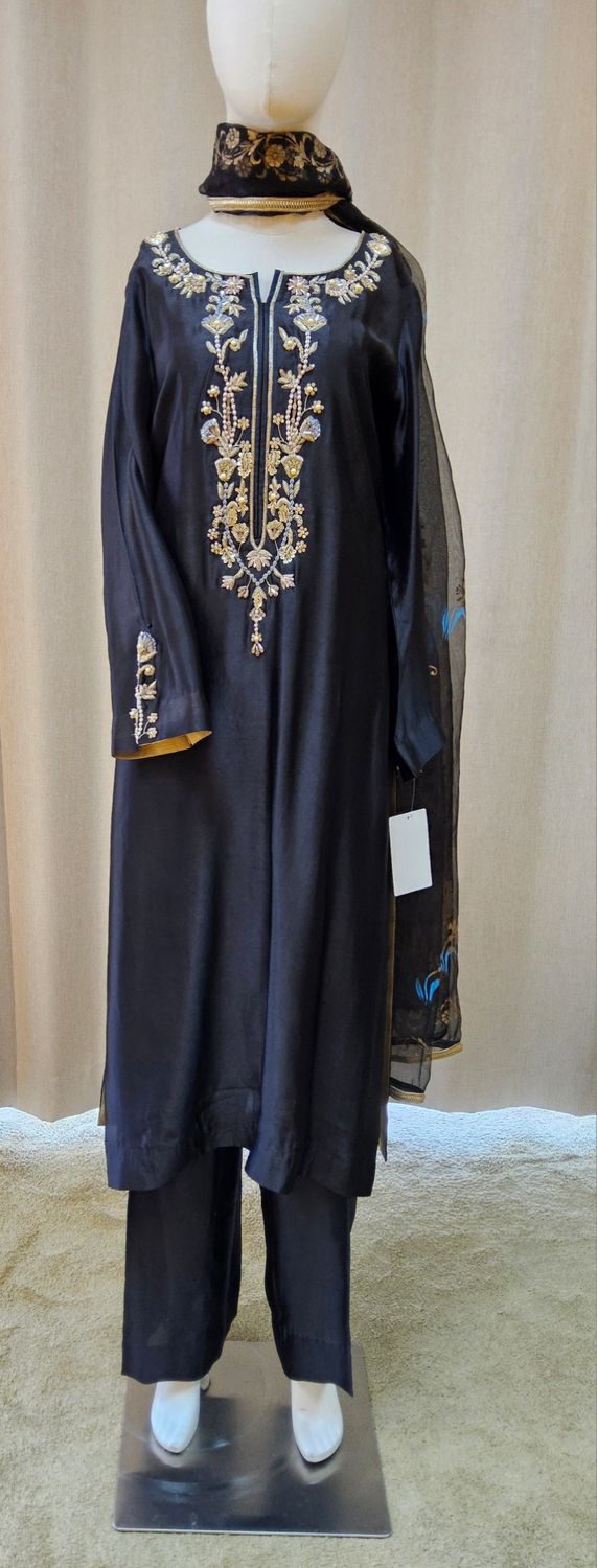 Anam Ahmed  3pcs suit