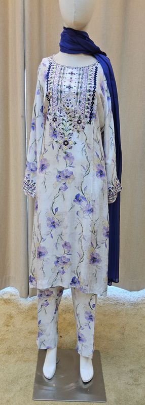 Anam Ahmed  3pcs suit