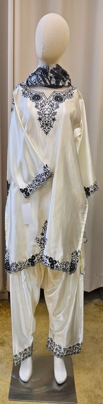 3pcs dress by Minimal by Aania