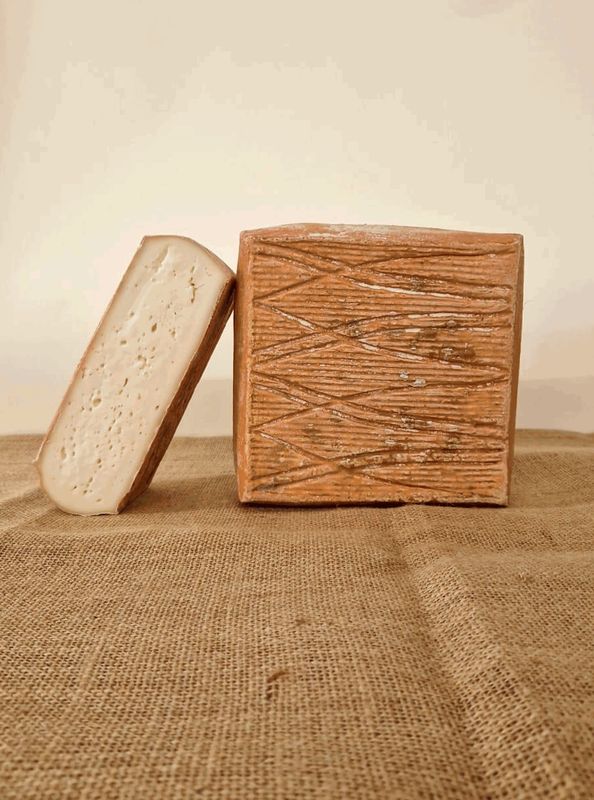 Quadro di Pecora: Formaggio latte ovino pastorizzato