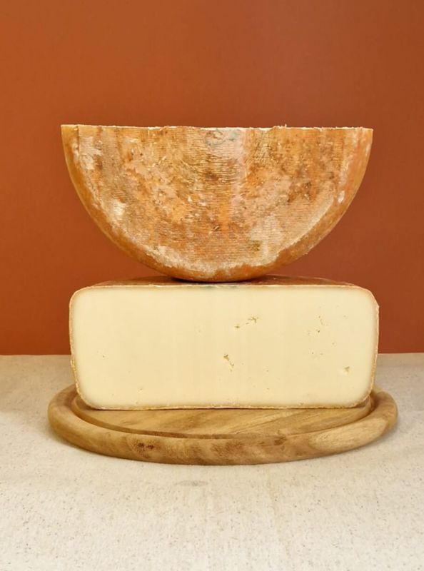 Affinato Ovino: Formaggio latte ovino pastorizzato