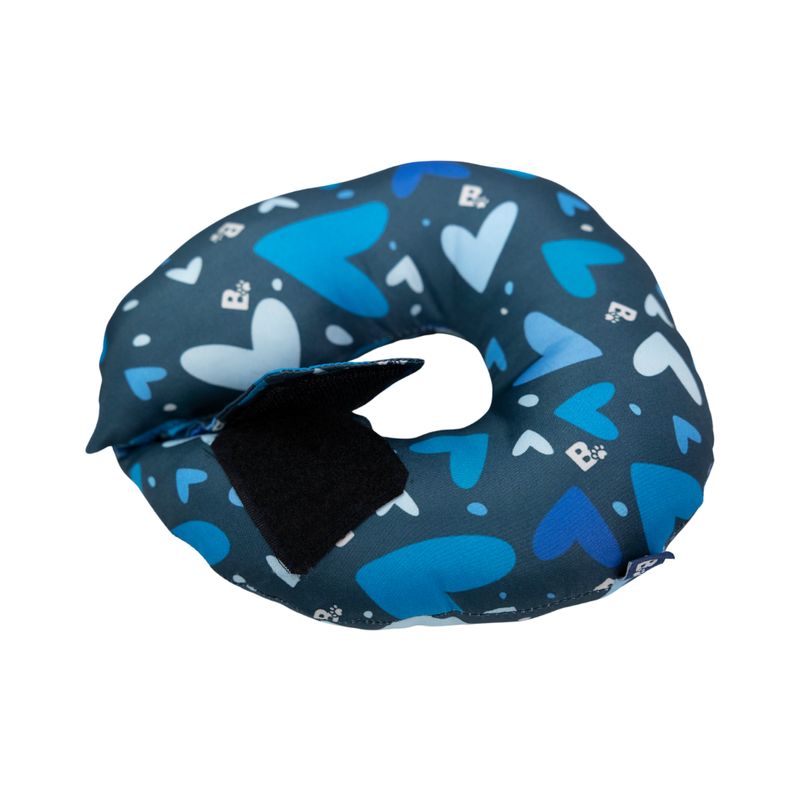 Elizabethan Donut Necklace - Blue Hearts