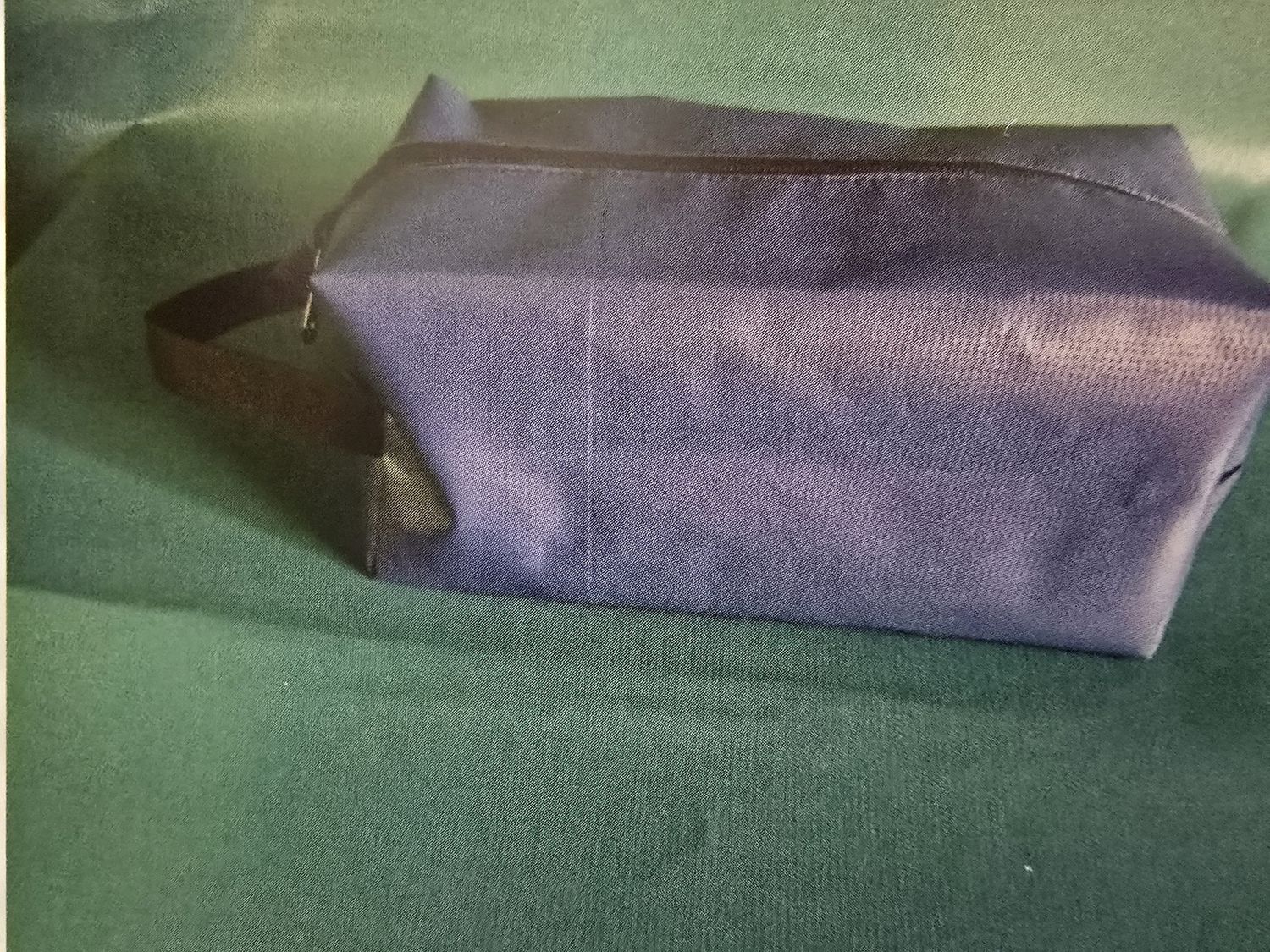 220 WORLD BAGS SHAVE KIT BAG