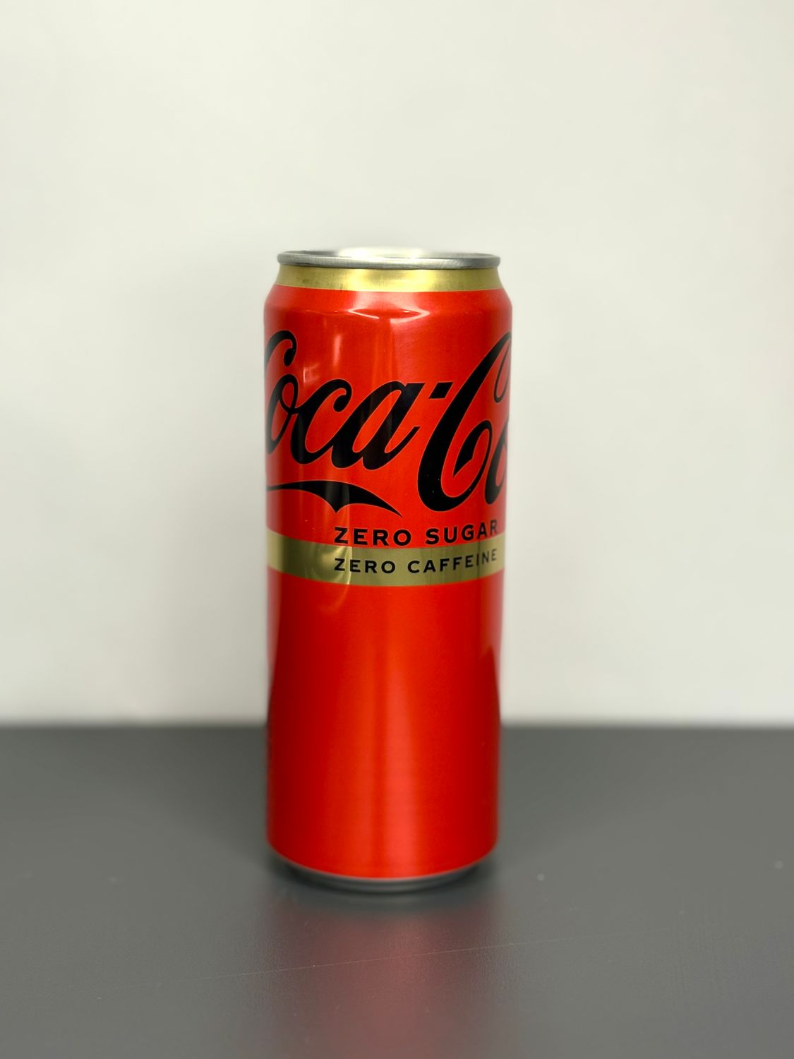 Coca-Cola Zero Sugar Zero Caffeine – Napój gazowany bez cukru i kofeiny 330 ml