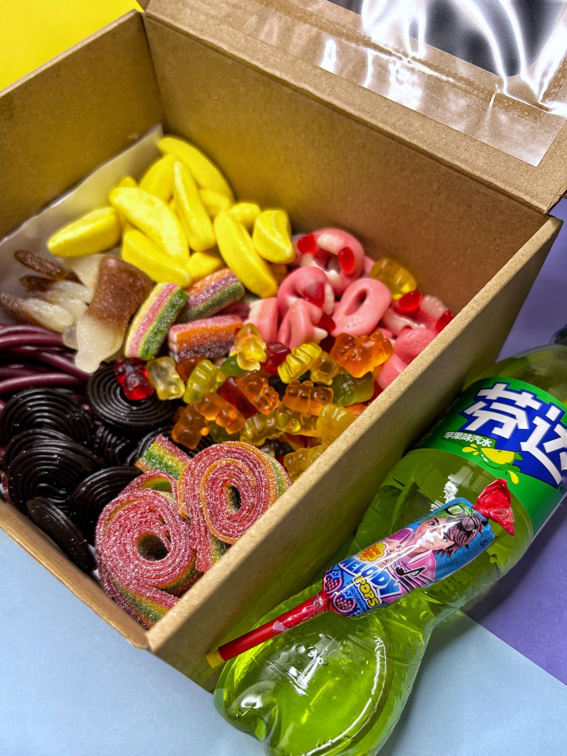 Nomad Party Box Zestaw (1050g+lizak+fanta)