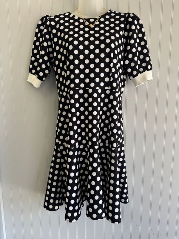 Black Wkite Polk a Dot Dress