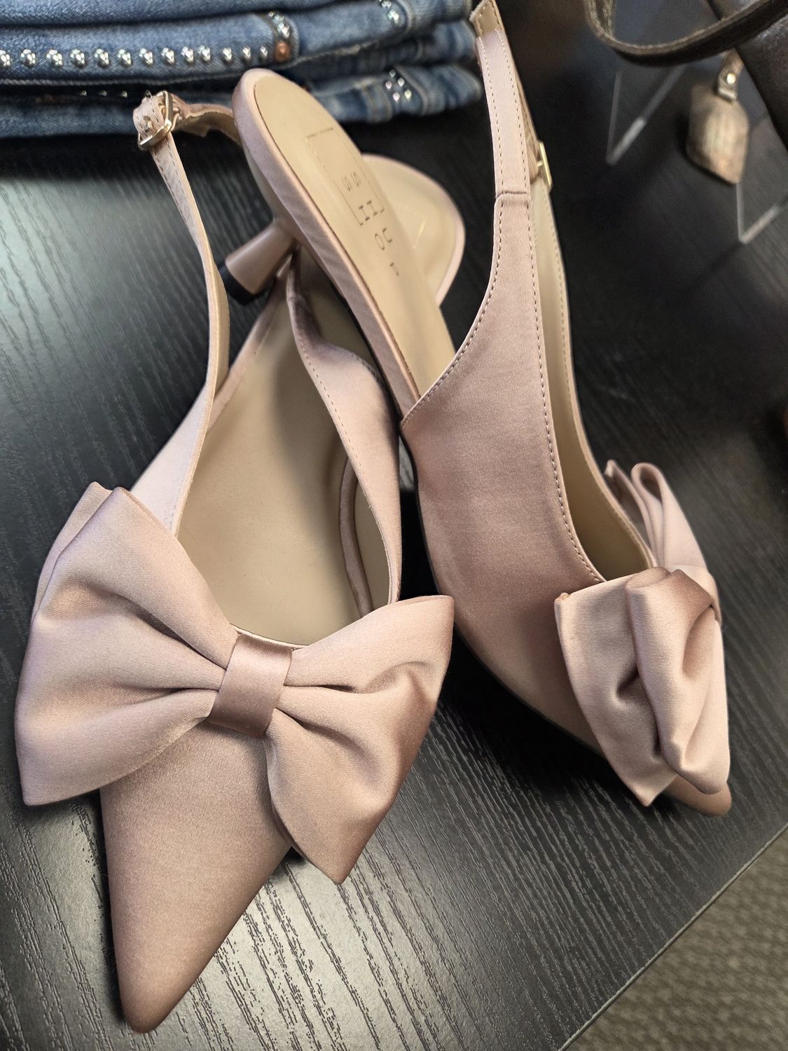 Nora Heel Champagne