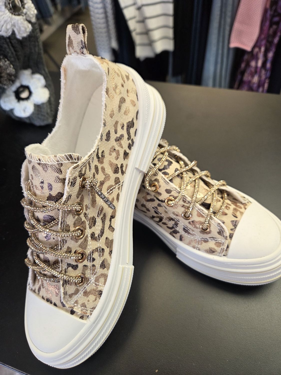 Aman Leopard Natural