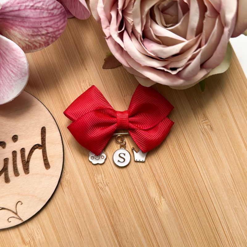 Agrafka z literką chmurka i korona