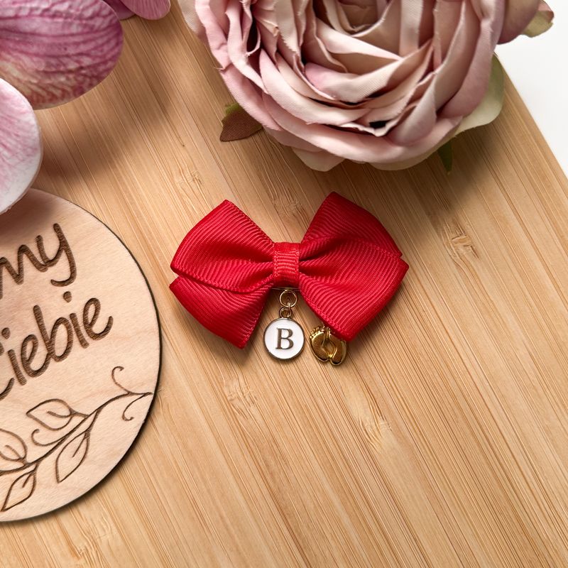 Agrafka z literką serce i stópki