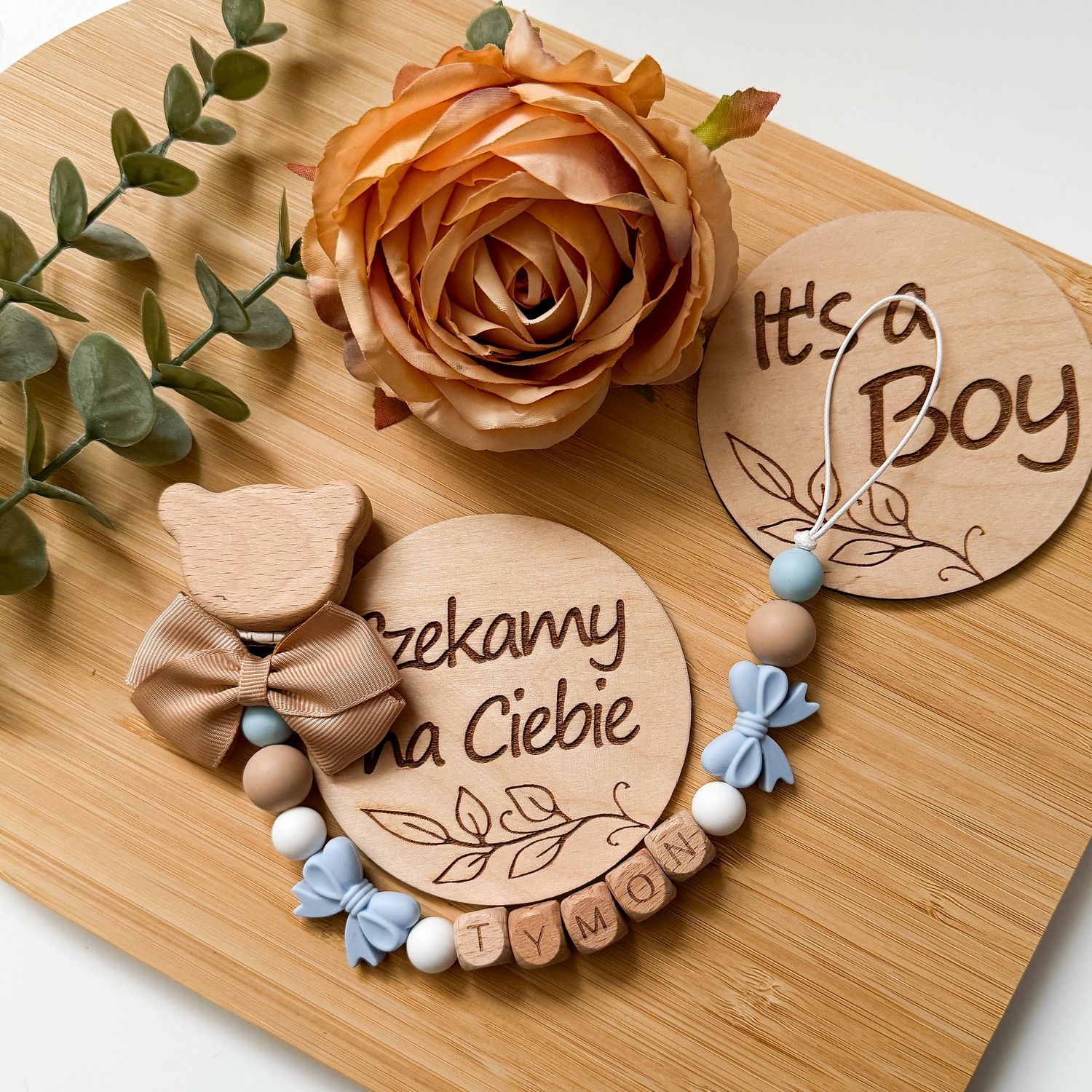 Zawieszka do smoczka niebieska kokardka