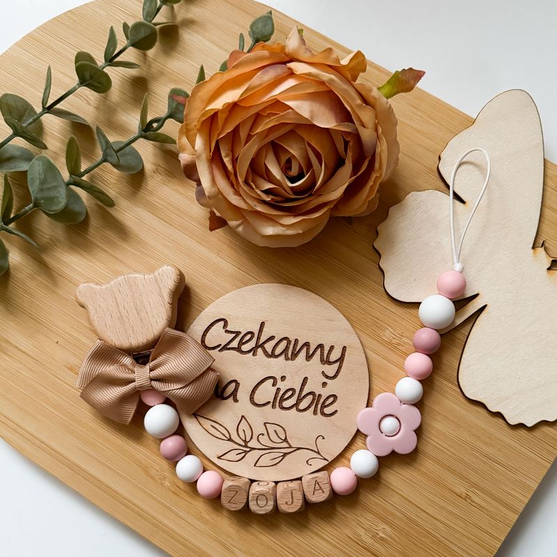 Zawieszka do smoczka różowy kwiatek