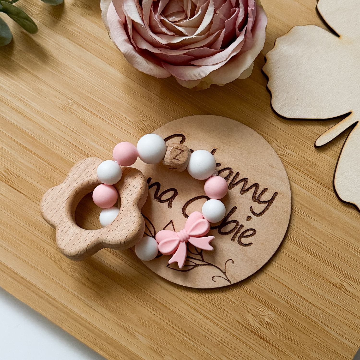 Gryzak z drewna bukowego kwiatek