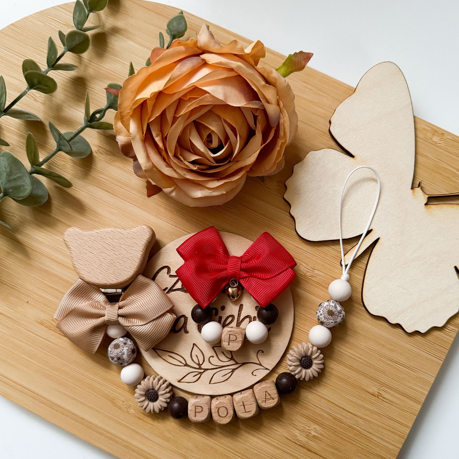 Zawieszka i broszka beżowy kwiatek