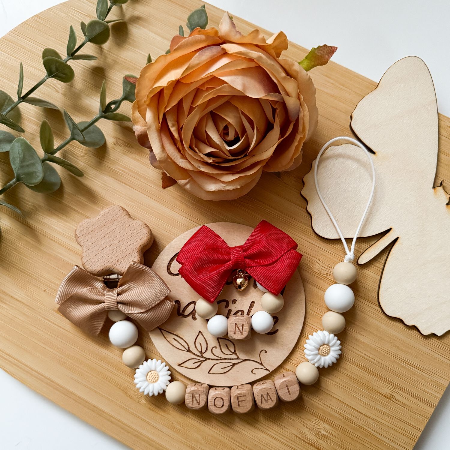 Zawieszka i broszka biały kwiatek