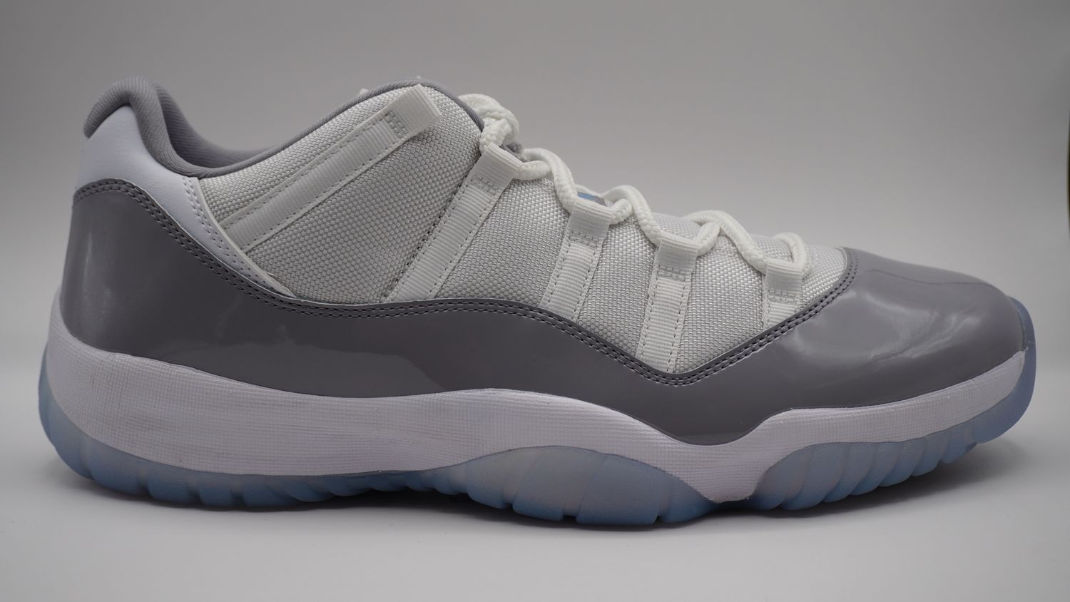 Jordan 11 Low Cement Grey