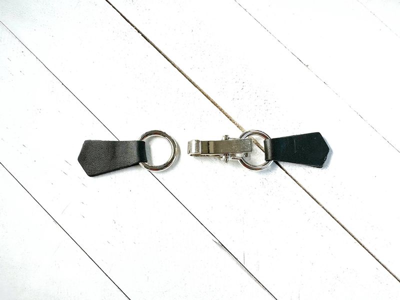 Silver Buckle &amp; Black Leather Cinch