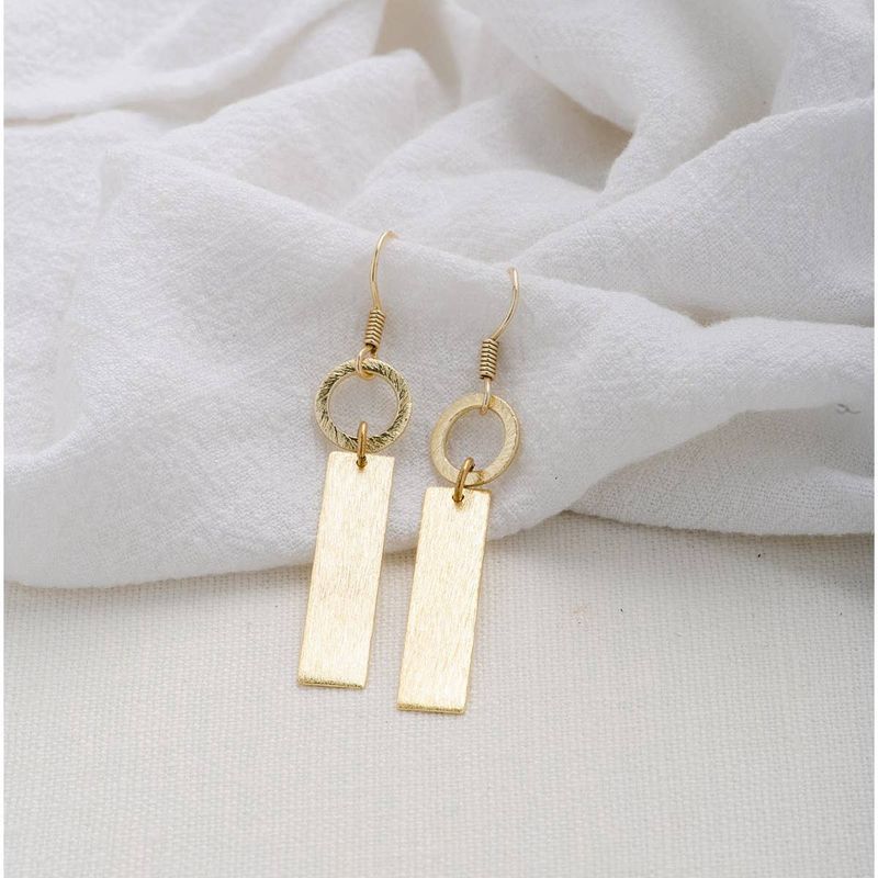 To the Point Earrings | Gold