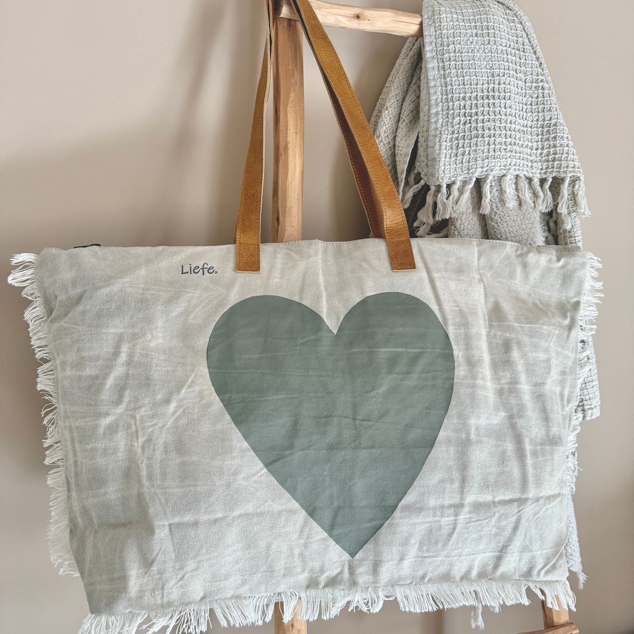 Bohobag Heart Olive (Vintage Light Canvas)