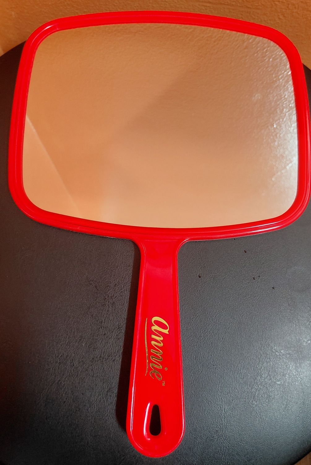 Annie Mirror