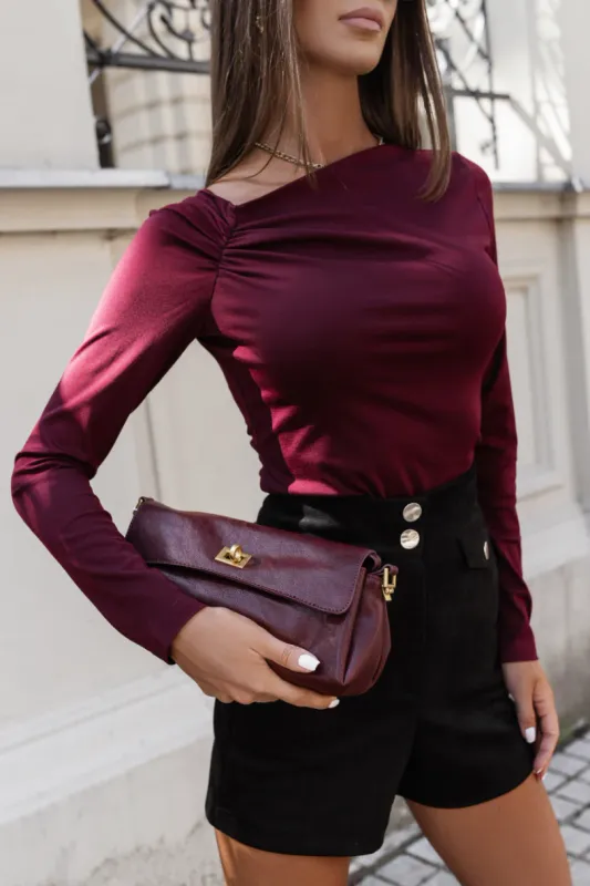 Bluzka bordowa z marszczeniem przy ramieniu