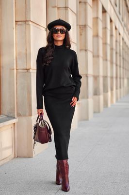 Dzianinowa czarna spódnica typu tuba