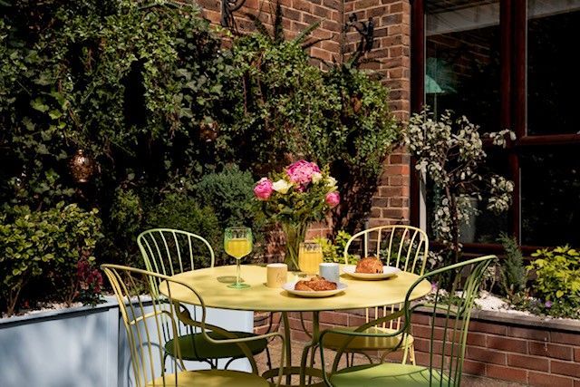 Ready-Made Hanging Baskets & Planter Displays
