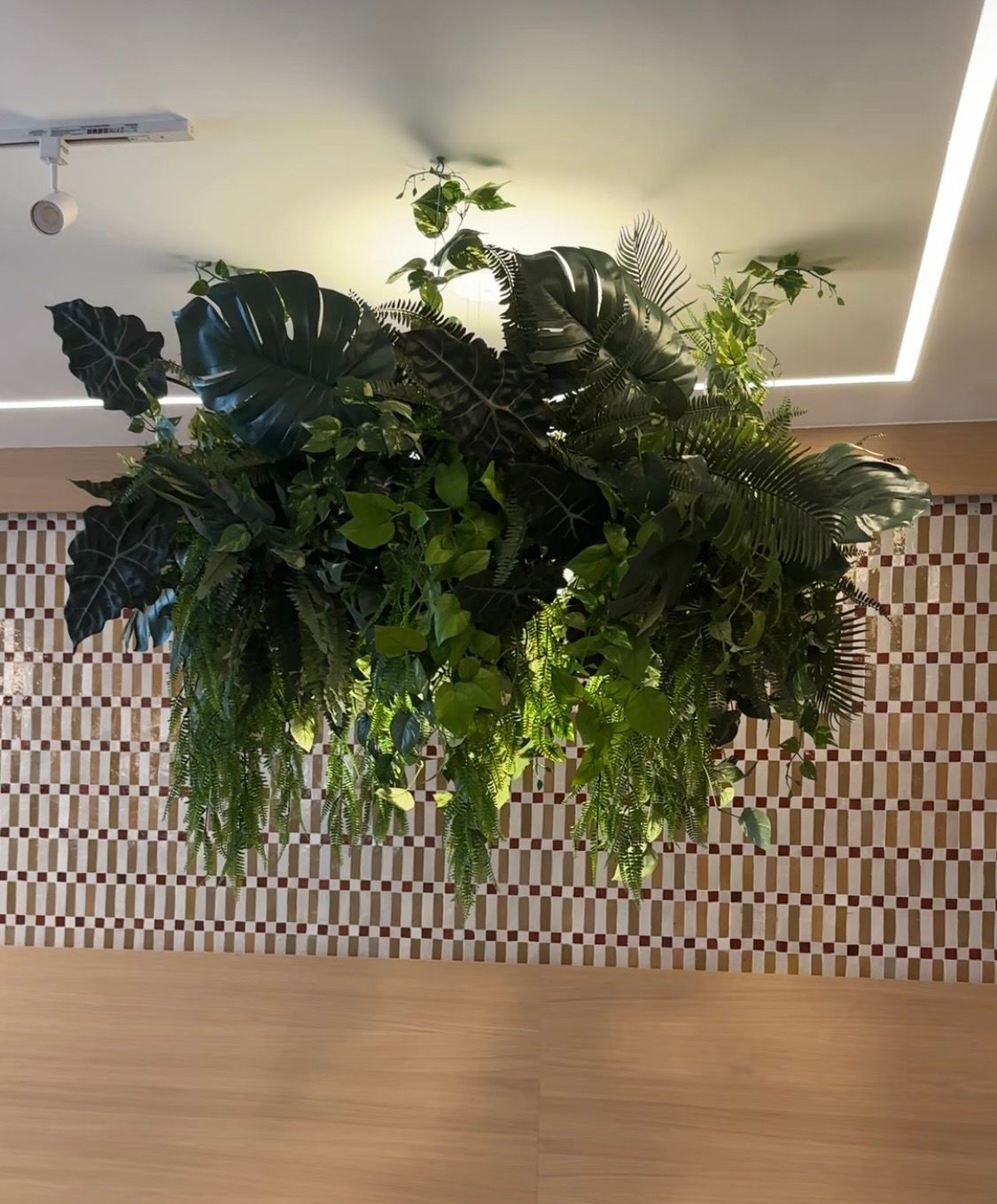 Large Round Floral Hanging Grid – 120cm