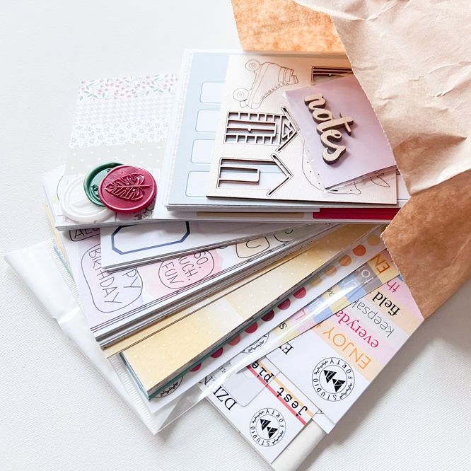 ZESTAW KREATYWNY - TO JUŻ LATO-zestaw papierów i dodatków