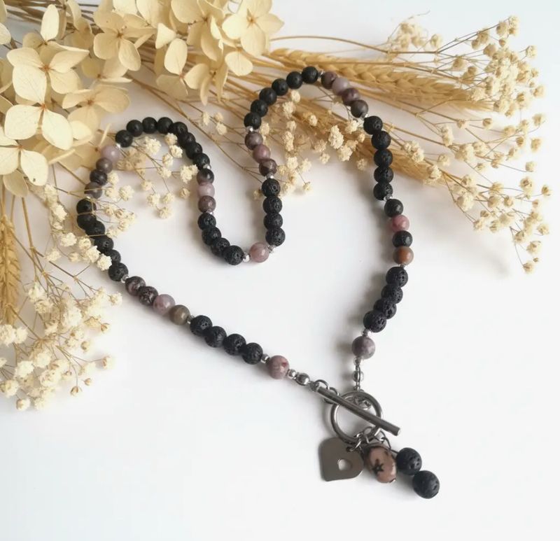 Rhodonite &amp; Lava Halskjede