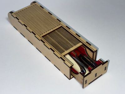 étuis stylos en bois, artisanat suisse, Sevy créations Bois, étuis en bois personnalisé