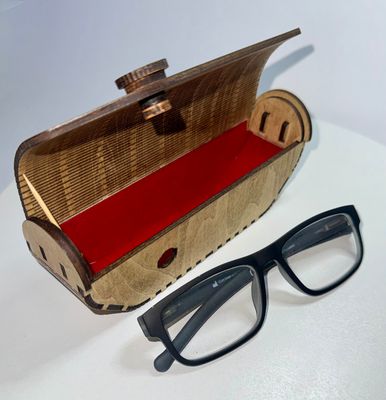 étuis à lunette en bois, artisanat suisse, Sevy créations Bois, étuis en bois personnalisé