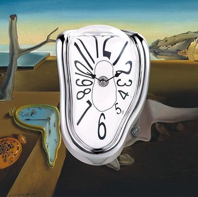 Horloges murales en bois personnalisés, artisanat suisse, Sevy Créations Bois