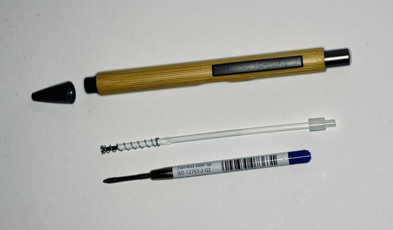 Stylos bambou noir mat personnalisé Sevy créations Bois Artisanat suisse,