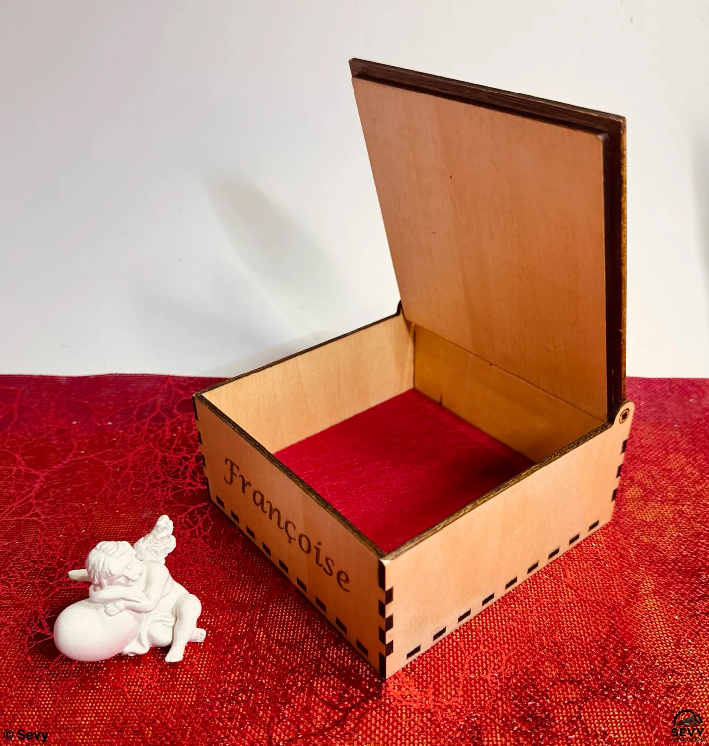 Boite à bijoux personnalisée avec couvercle ouvert