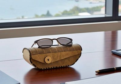 Étui en bois pour lunette personnalisé – Étui rigide artisanal suisse Étui en bois pour lunette personnalisé – Étui rigide artisanal suisse