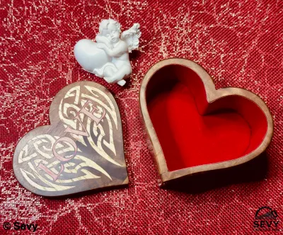 Boîtes à bijoux - Cœur Boîte à bijoux artisanale en noyer massif