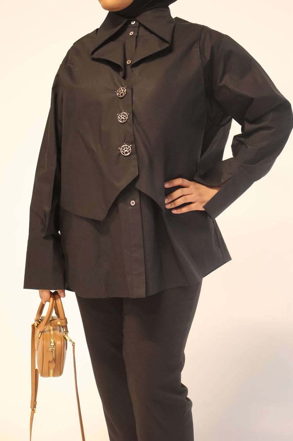 BLACK SHIRT