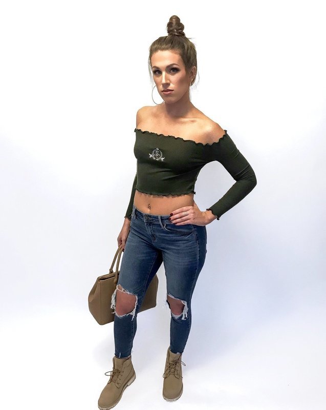 Bella Off Shoulder Crop